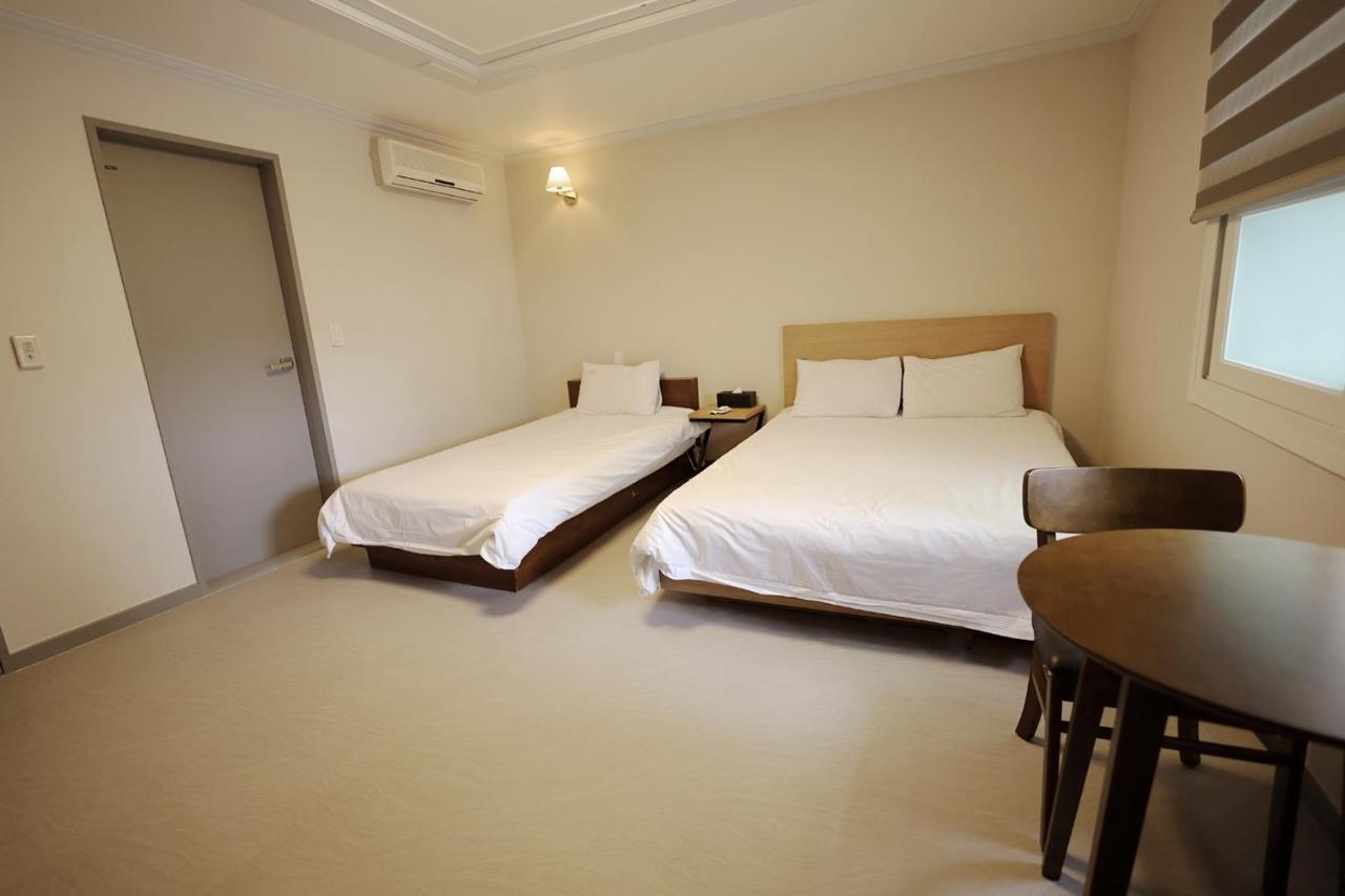 Trevi Hotel Jeju Exterior foto