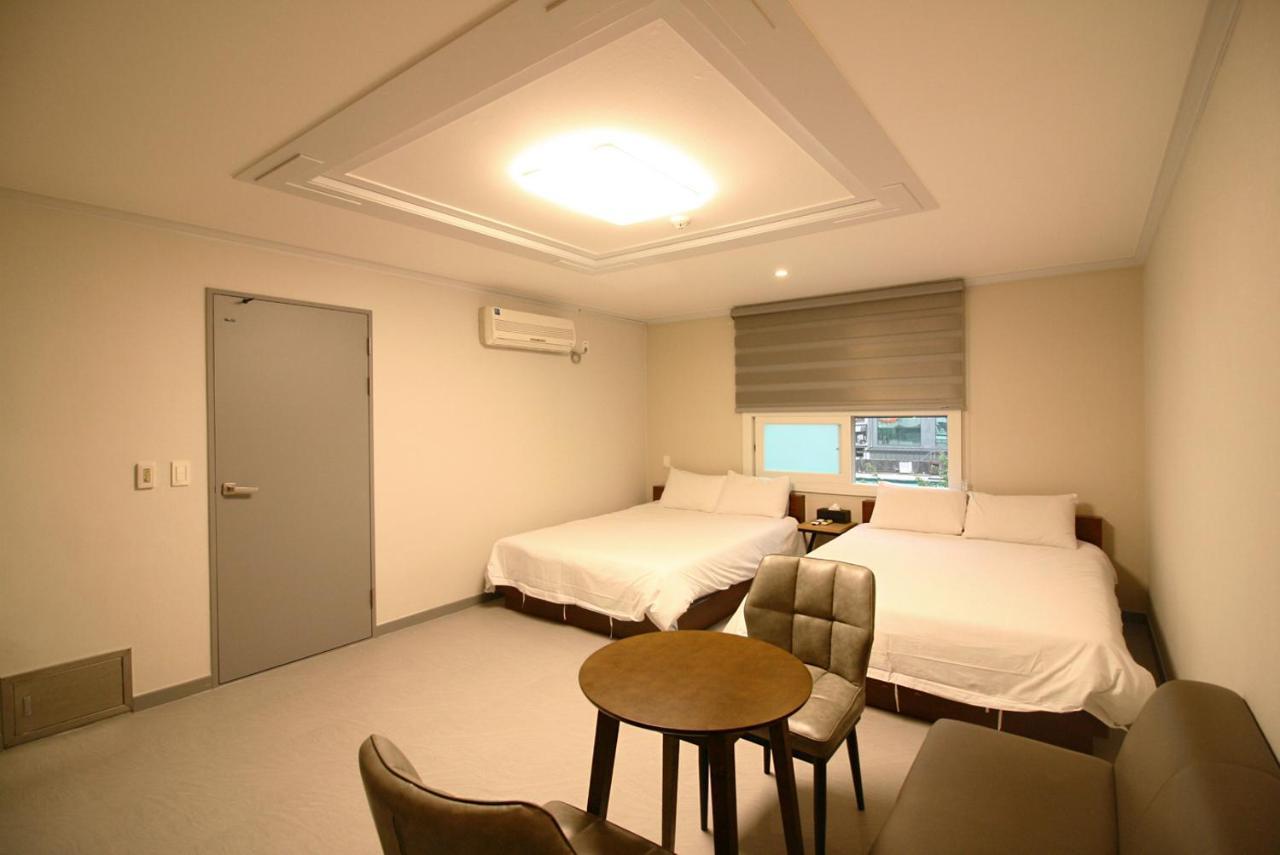 Trevi Hotel Jeju Exterior foto
