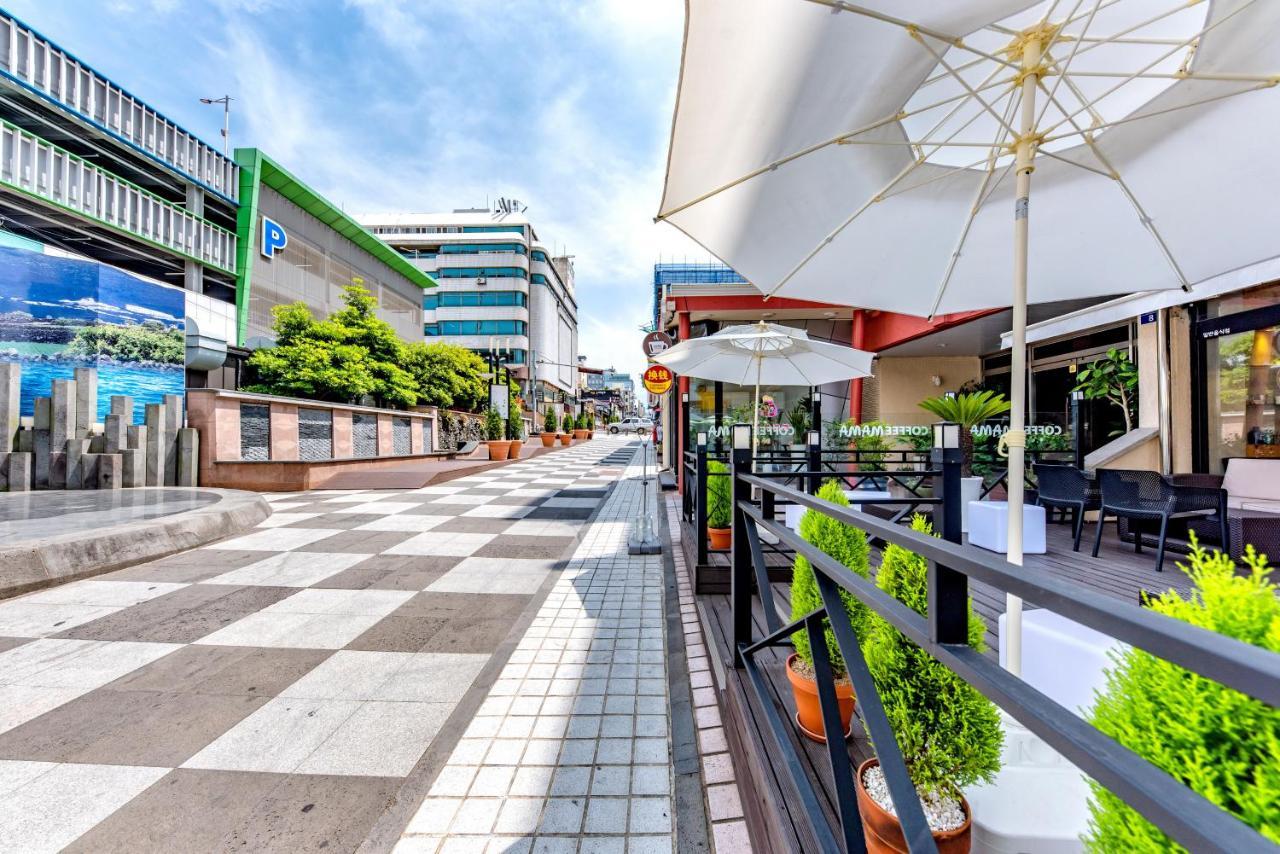 Trevi Hotel Jeju Exterior foto
